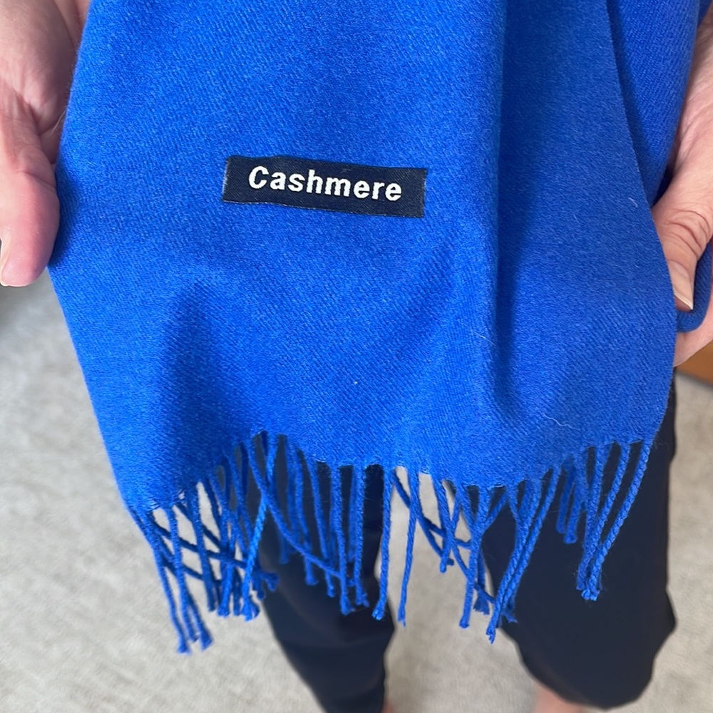 Cashmere blue soft scarf - one size - never worn - Picture 3 of 3